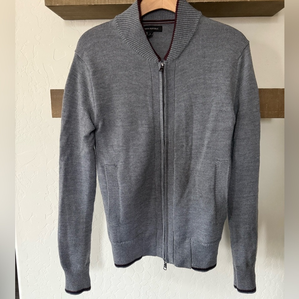 Banana Republic|Merino extra fine wool zip sweater in gray,Size Small•Excellent!